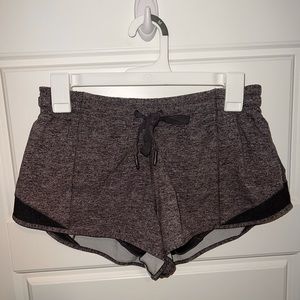 Lululemon Hotty Hot Short 2.5’’